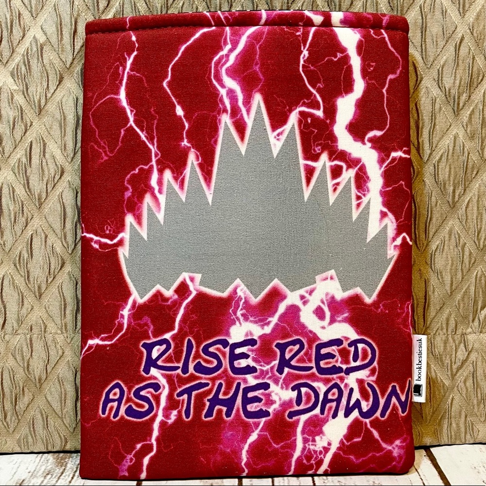 The Red Queen Booksleeve by bookbestiesuk